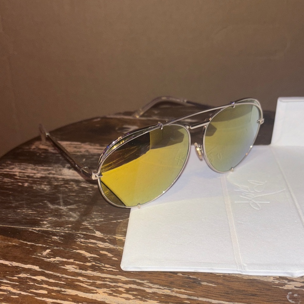 DIFF KOKO by Khloe Kardashian Sunglasses & Case - Picture 2 of 11